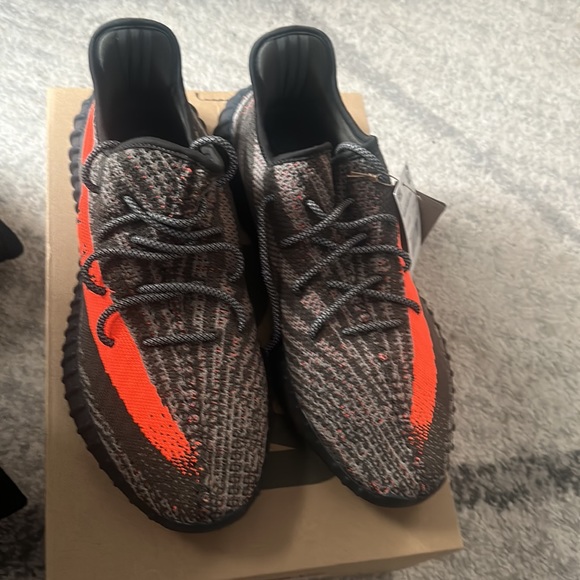 Adidas Yeezy 350 V2 carbon beluga size 13.5 - Picture 2 of 6